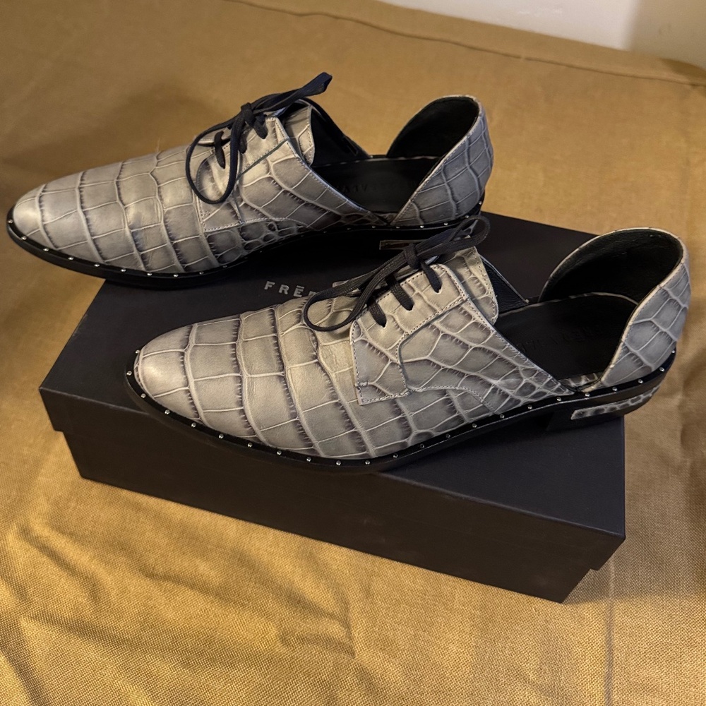 Freda Salvador Wit D'Orsay Oxford